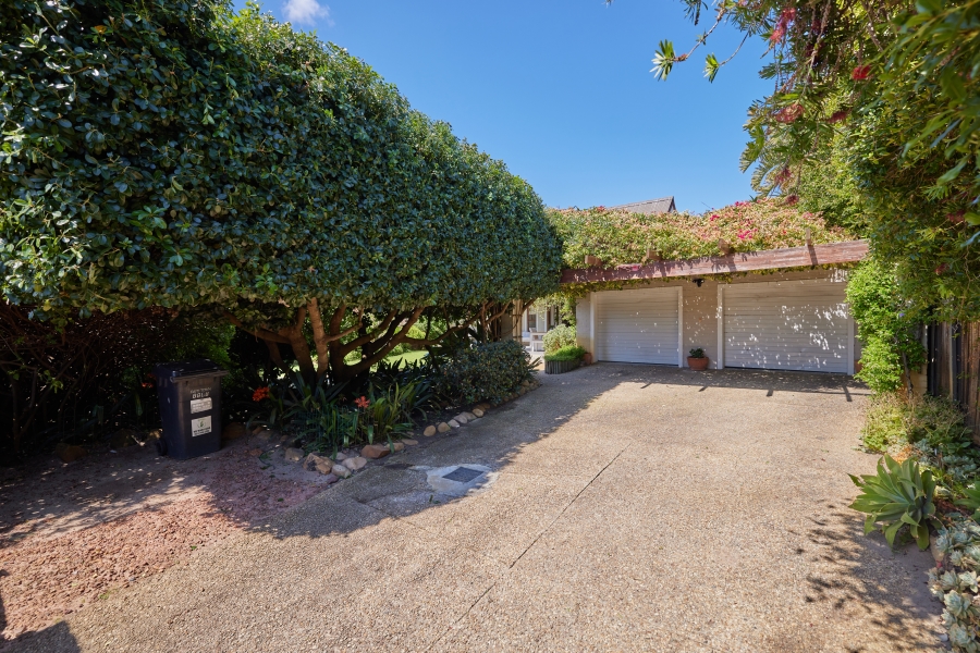 4 Bedroom Property for Sale in Milkwood Park Western Cape